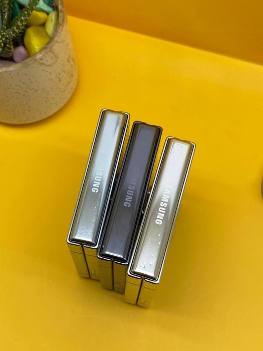 Samsung galaxy z flip 5 5G 8/256gb korea 2ta sim