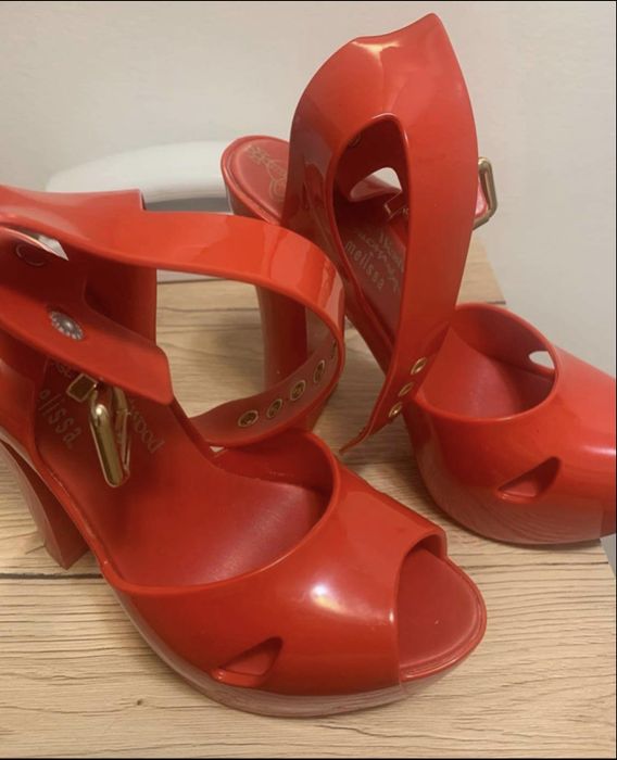 Сандали Вивиян Уестууд