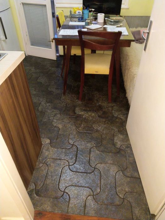 Продава се Тристаен апартамент в Варна, Младост 1 - 7953 кв.м за 12 €/кв.м - Снимка #4