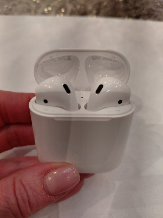 Apple AirPods 2nd generation