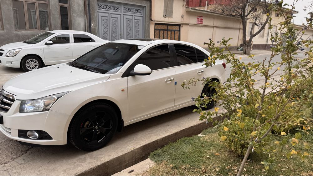 Lasetti Cruze 2009 Yil malibu rul monitor shumka koja