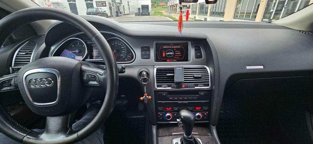 Se vinde Audi Q7