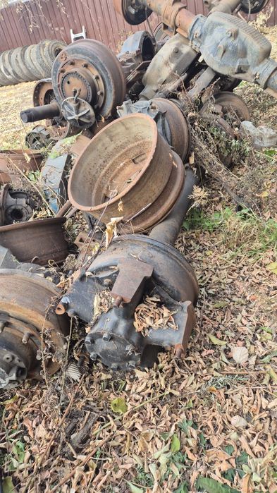 Ось прицепа разные