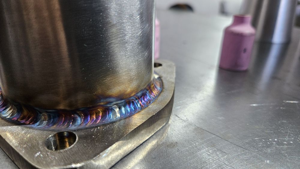 Цветна заварка на неръждавейка и алуминий