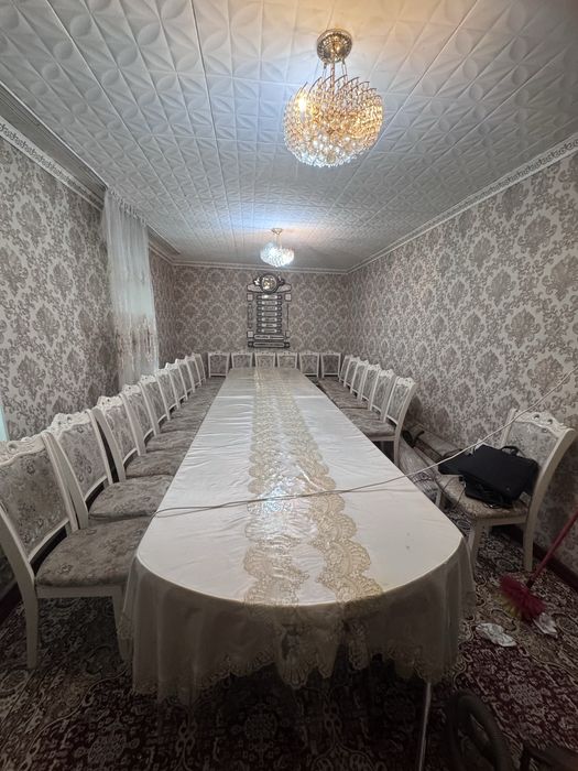 5 метр стол жане 22 орындыгымен.