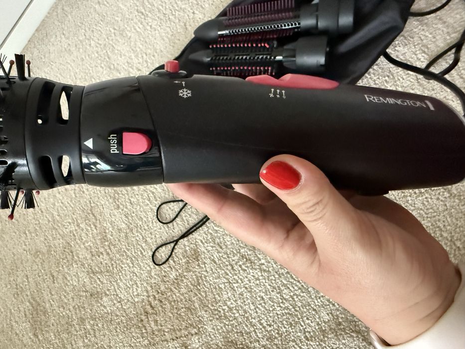 Perie Remington cu aer cald