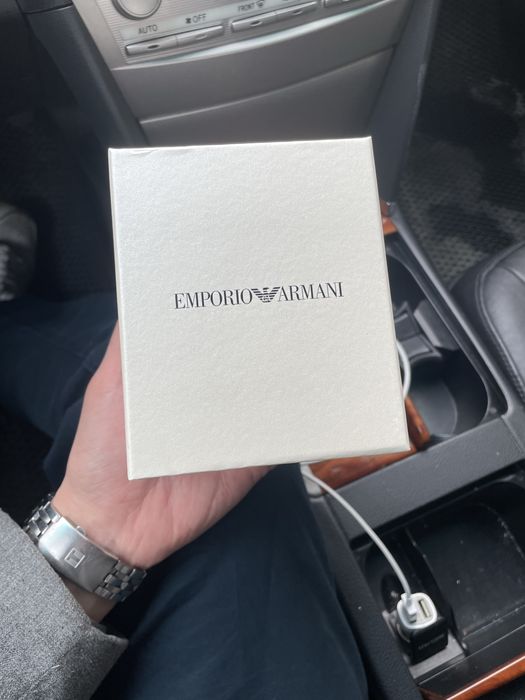 Продаю часы Emporio Armani