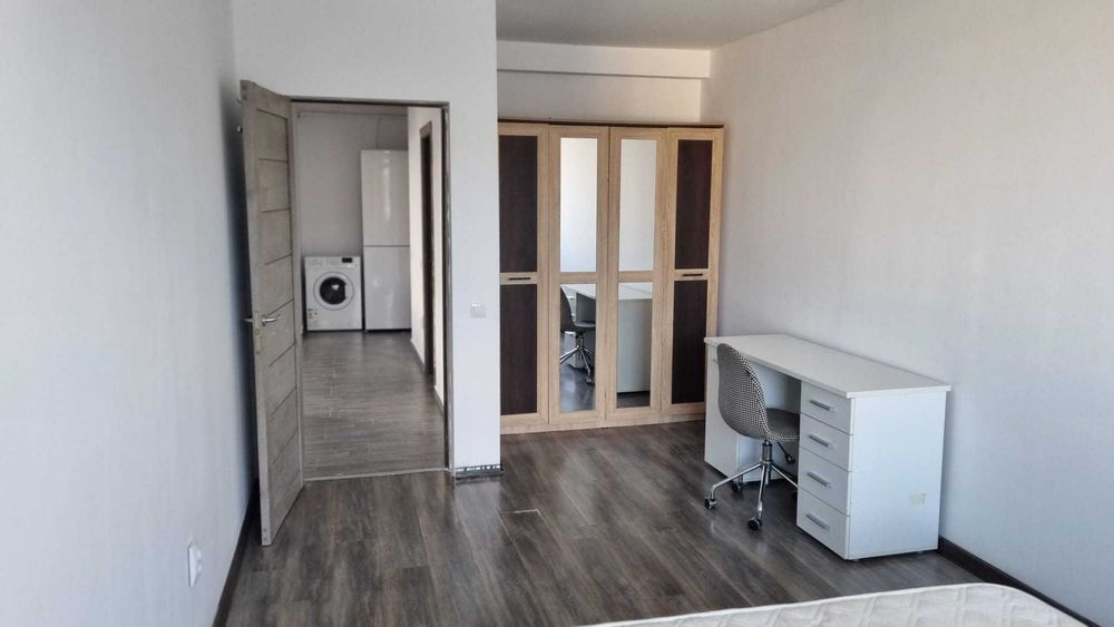 Proprietar  inchiriez ap 3 camere strada Teilor