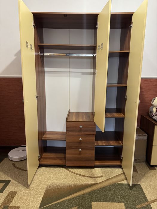 Продам Шкаф в отличном состоянии