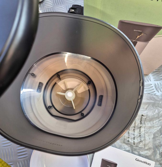 WiFi хранилка 4 литра за коте куче