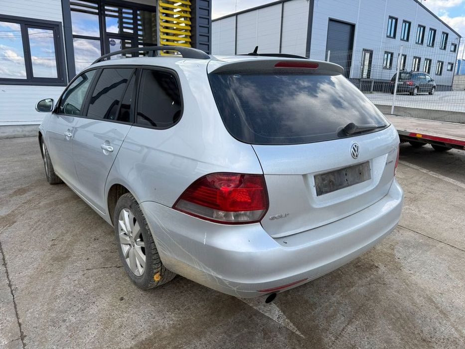 Dezmembrez / Dezmembrari / Piese / Accesorii Vw golf 6 break gri 1.6 tdi cay 2012