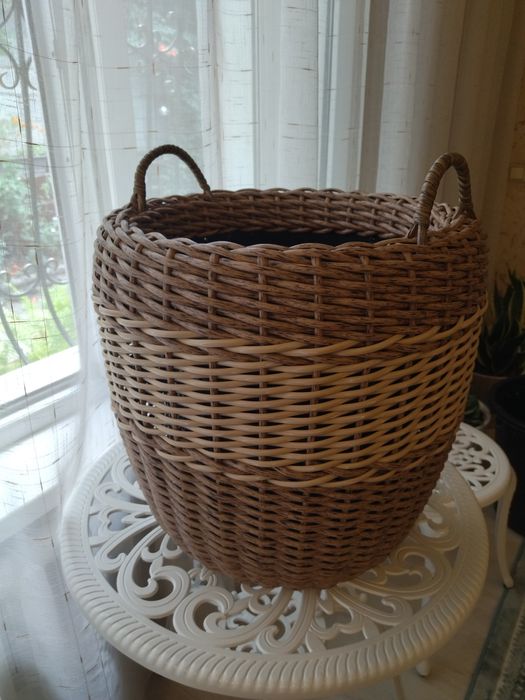 Кашпо из ротанга