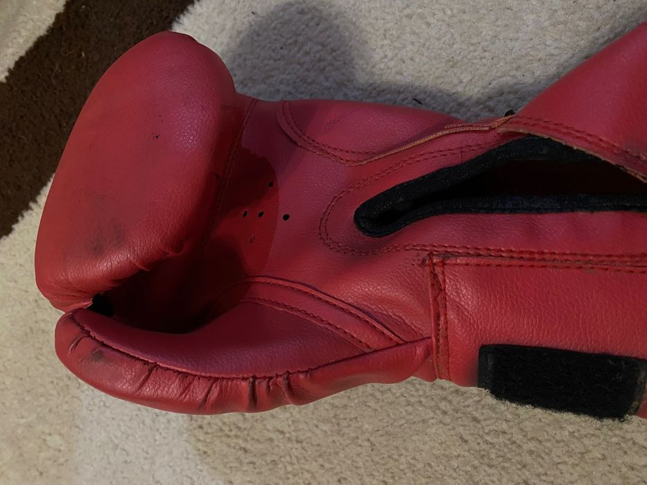 Продам боксерские перчатки