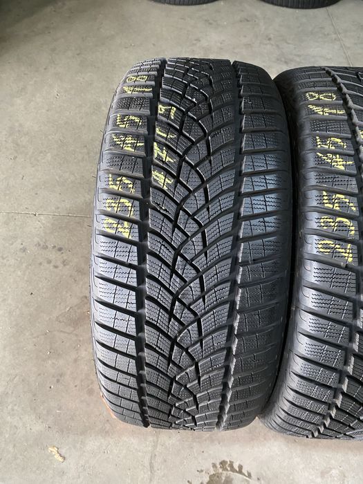 Anvelope iarna 235/45/18 Goodyear Ultra Grip Performance 235 45 18 R18
