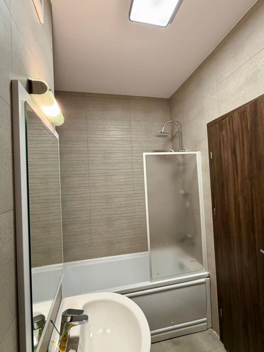 Inchiriez apartament Borhanci cu parcare