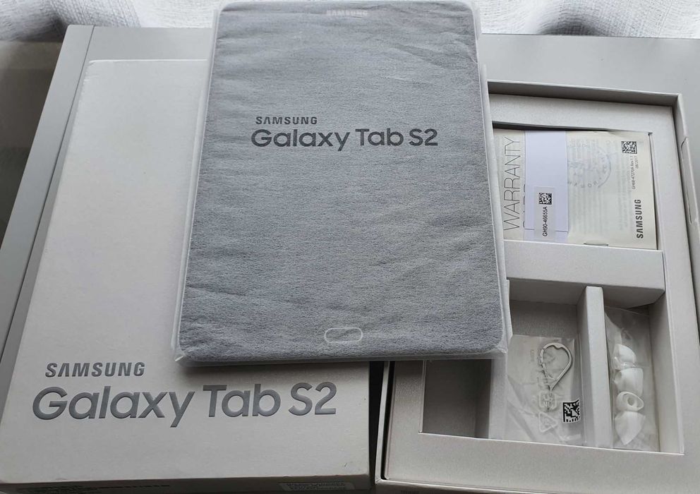 Tablete Samsung Galaxy Tab S5e si Tab S2