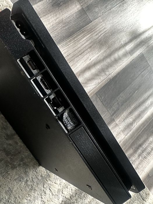 Playstation 4, 1 Tb,slim