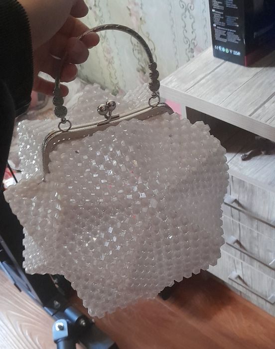 Белая сумка из бусин, Икосаэдр.