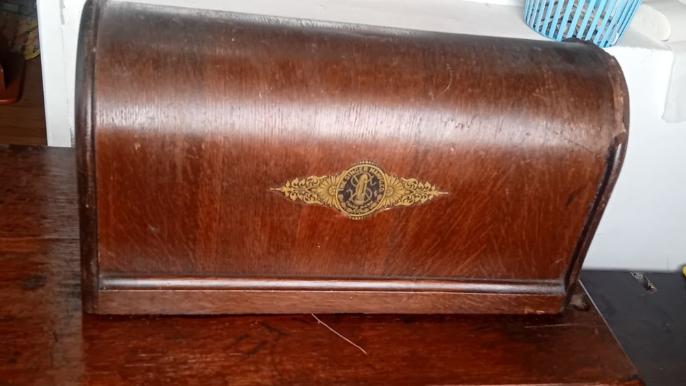 Mașină de cusut singer