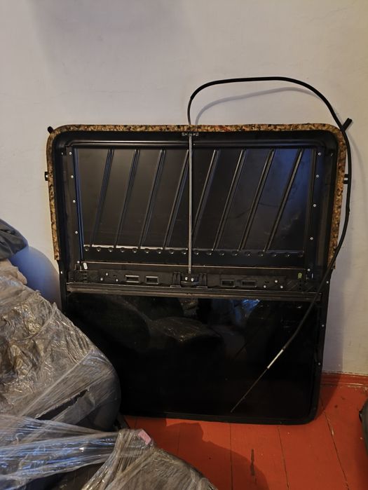 Люк Мерседес 140 / 210