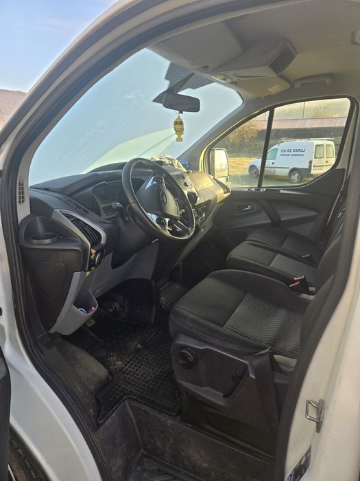 Ford transit custom extralung 9 locuri