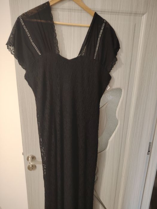 Vând rochii  de ocazie