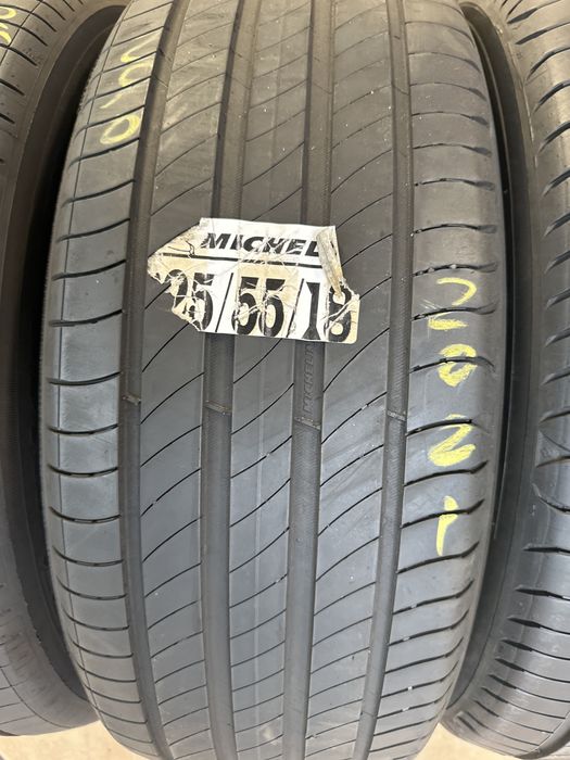 225/55/18 Michelin