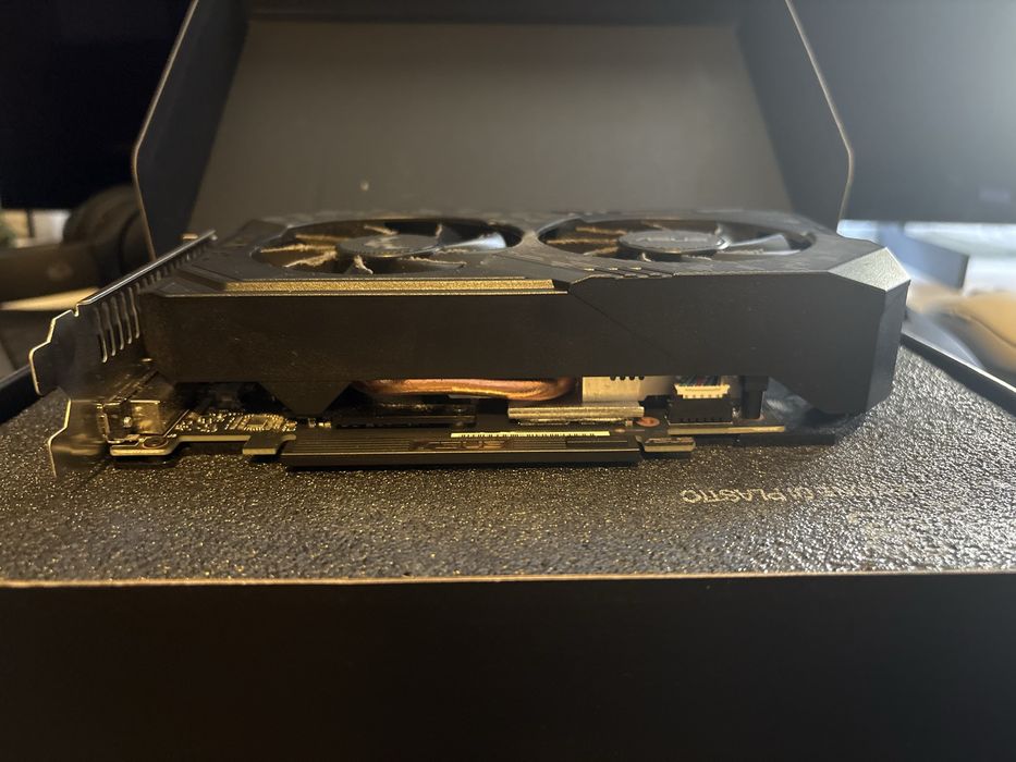 Видеокарта GTX1650 4GB