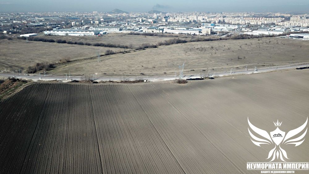 Продавам земя 8000кв.м. в гр.Пловдив местност Лаута