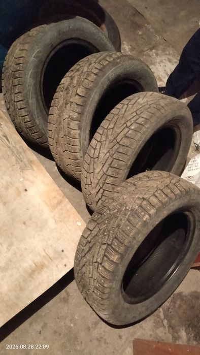 Продам шипы р16  состояние отличное