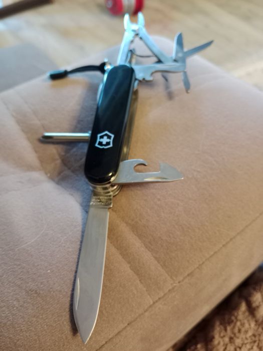 Складной мультитул Victorinocs.