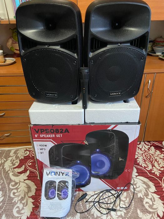 Тонколони VONYX 400 вата със микрофон