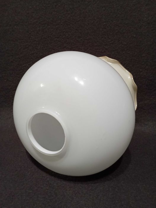 Стъклен абажур. Стъкло за лампа. Чашка за полилей