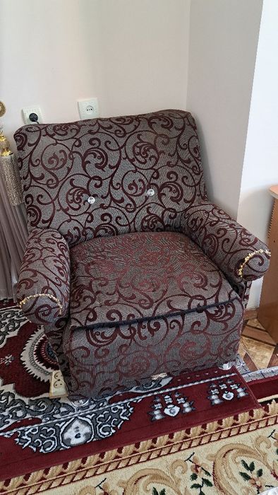 Divan Kreslo sotiladi