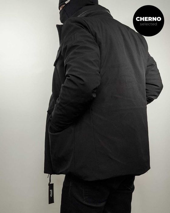 JUVENTUS Black Field Jacket – Размер M/L – Ново яке с етикети