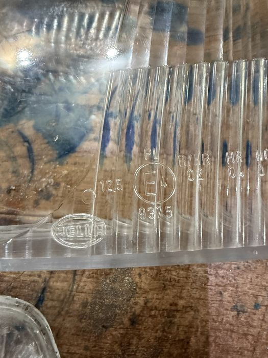 Стекло пассат б5 оригинал хелла