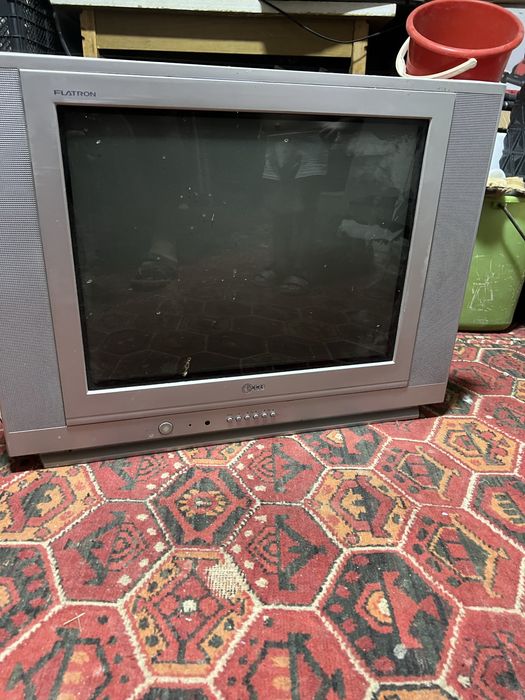 televizor bittasi kotta bittasi kichkina