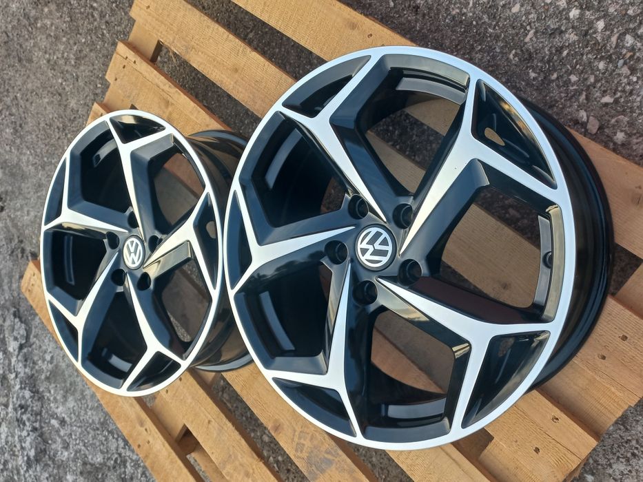 18"Vw 5x112 Golf Passat Jetta Tiguan Touran 8ж ет44 Black Polish Чисто Нови.