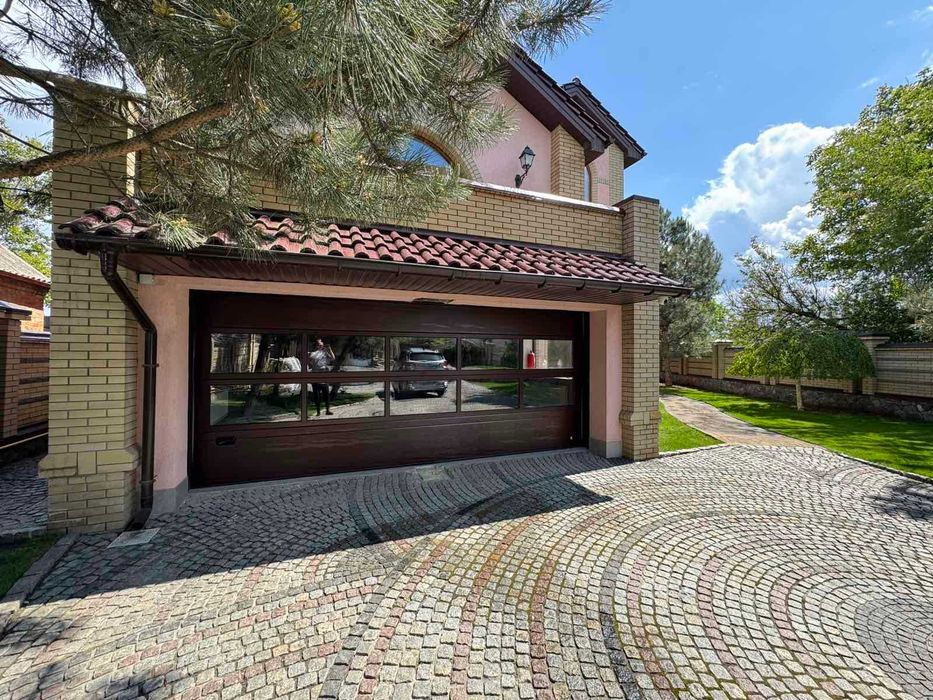 Здрави работещи секционни врати! Високо качество!