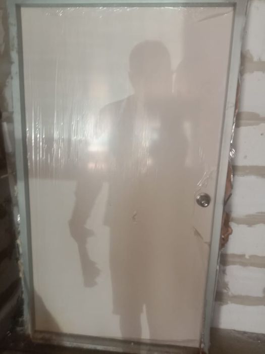 Продам Дверь железная Входная