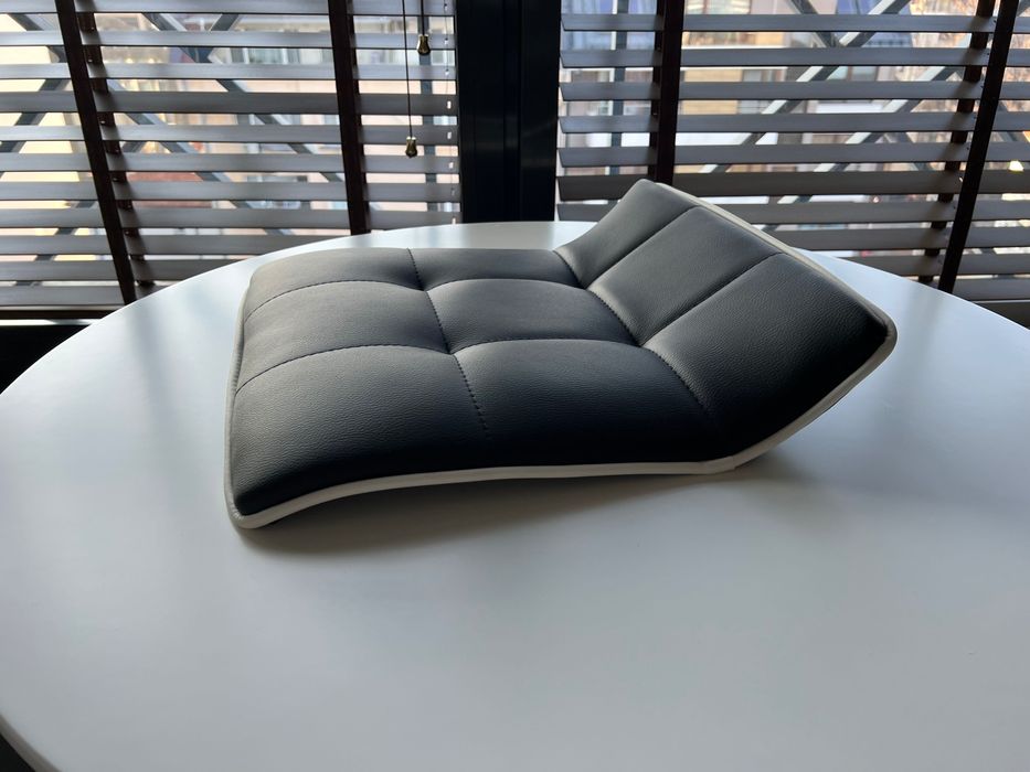 Седалки за бар стол Париж + болтчета и  ключ