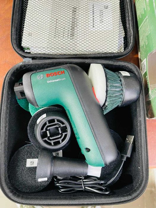 Perie electrica Bosch UniversalBrush 3,6 V; cablu micro USB; în husă