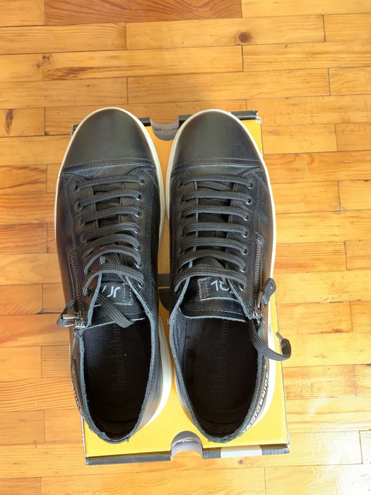 Продаются кеды