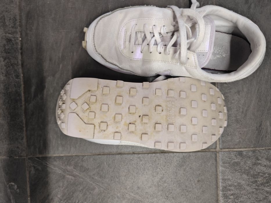 Продавам детски маратонки на Найк