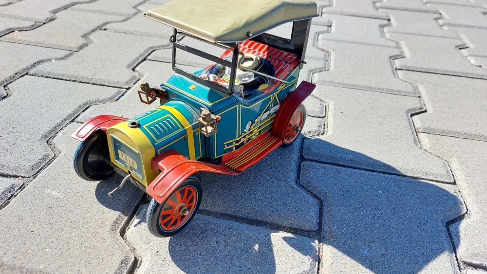 Стара ретро соц играчка