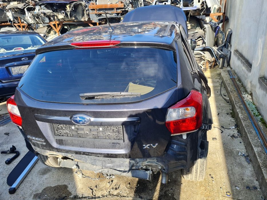 Продавам на части Субару XV 2.0бензин,1,6 бензин