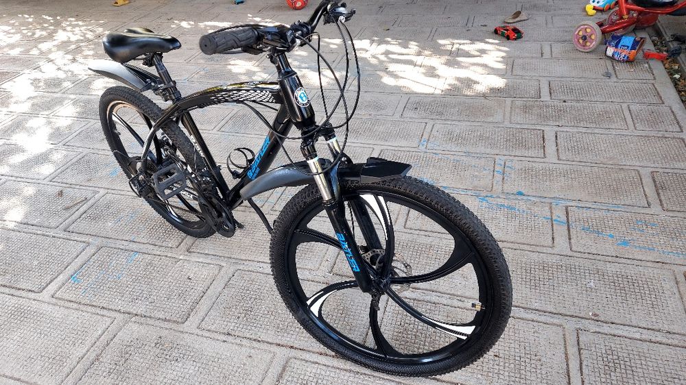 Продаю почти новый велосипед