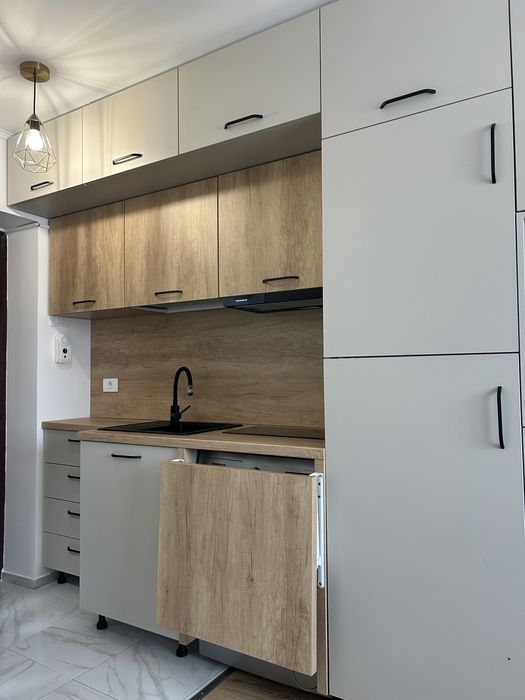Proprietar - vand garsoniera complet renovata si mobilata