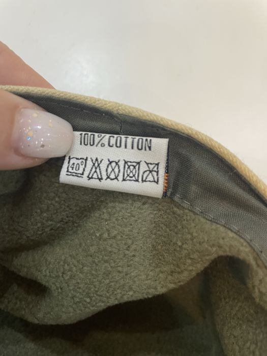 Дамска шапка GUESS