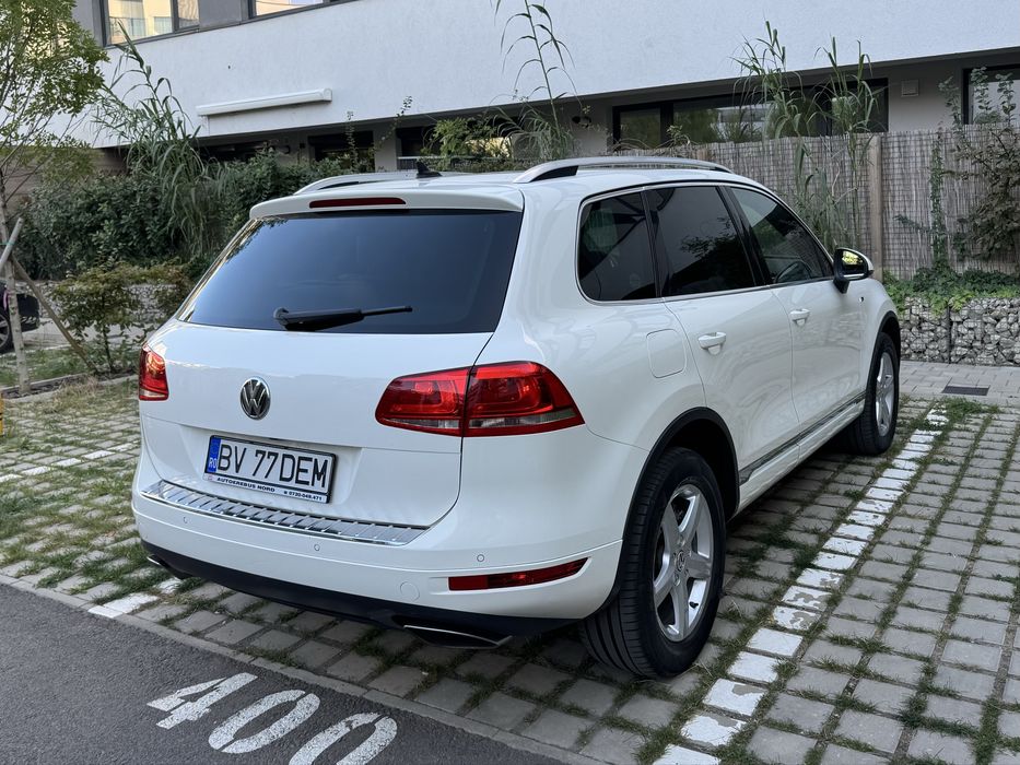 VW Touareg R-Line 3.0 TDI V6 • 4Motion • Suspensie Pneumatică • Full Option
